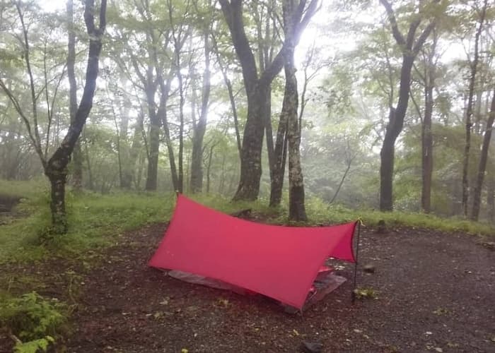 レビュー】ゼログラムの軽量ソロタープ「Minimalist Nano II Tarp」を登山で使ってみて｜山行こ